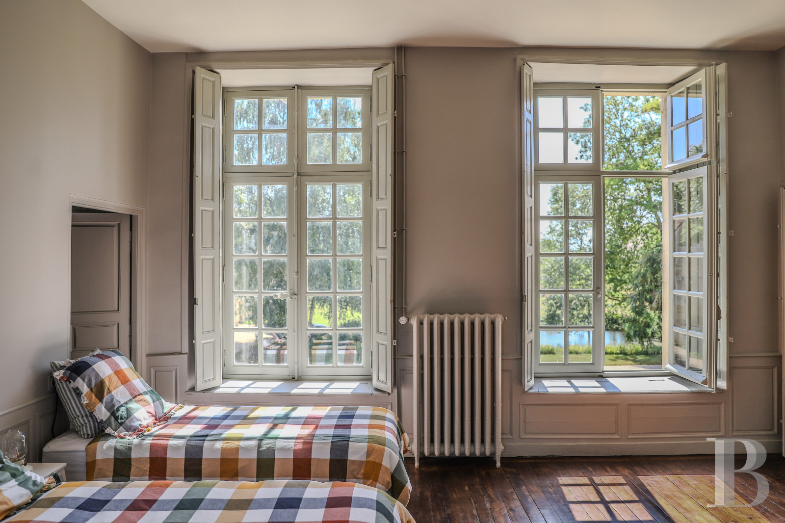 A château and its outbuildings in walled grounds to the north-east of Falaise, in Calvados - photo  n°30
